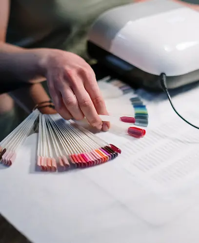 маникюр